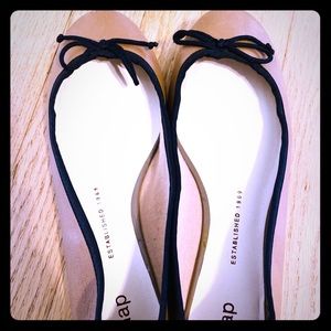 Gap Classic Ballet Flat Shoe Mushroom Color 7 1/2